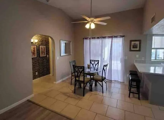 Havasu Retreat W Pool Everything Nearby! *